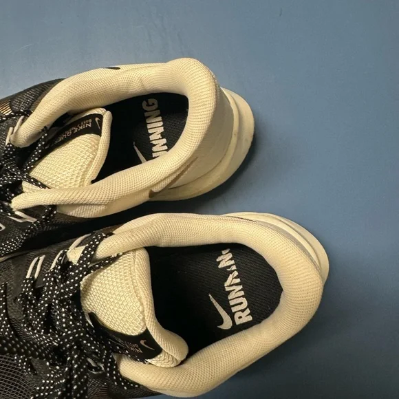 Nike Black and Cream Athletic Shoes - Picture 3 of 5